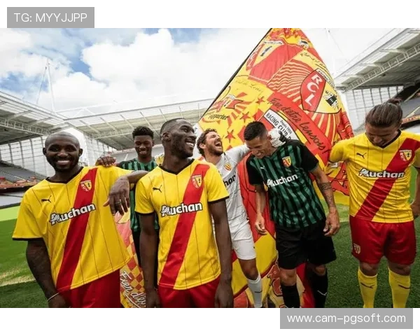 从保级队到领头羊,朗斯21年后再登顶的法甲奇迹